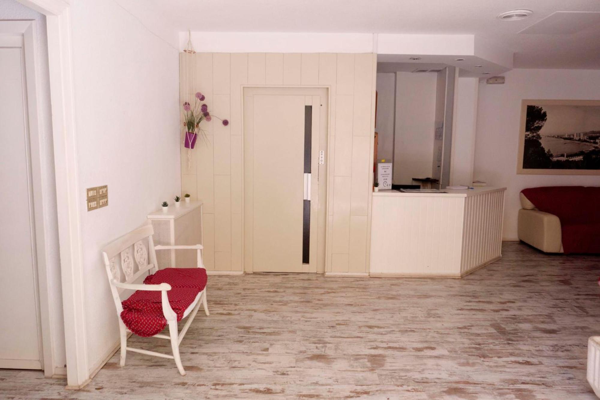 Hostal La Torre เบนิสกัสซิม ภายนอก รูปภาพ